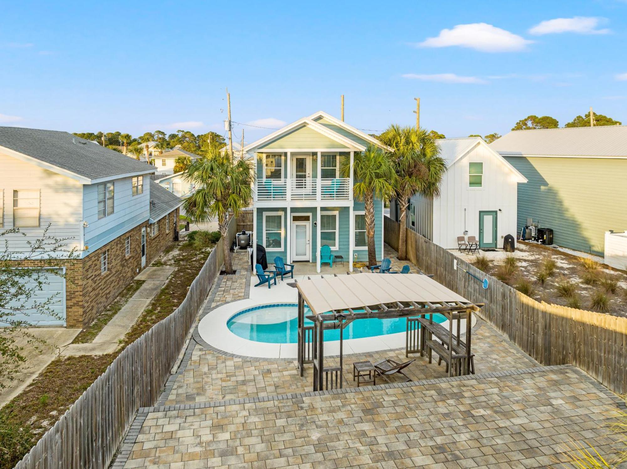 Spacious 4-bed, 3-bath House - Sleeps 12 For The Perfect Getaway Holiday home Panama City Beach