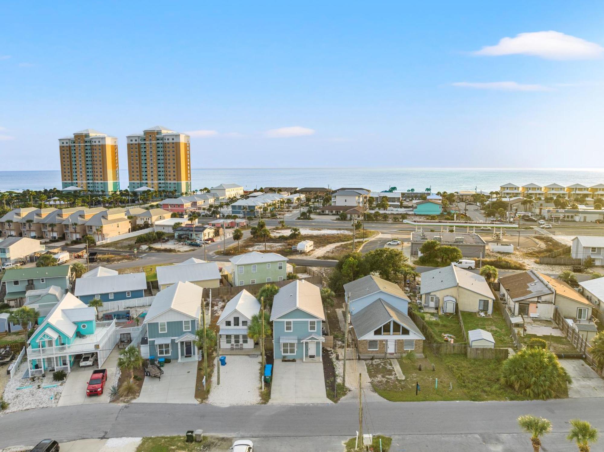 Spacious 4-bed, 3-bath House - Sleeps 12 For The Perfect Getaway * Panama City Beach