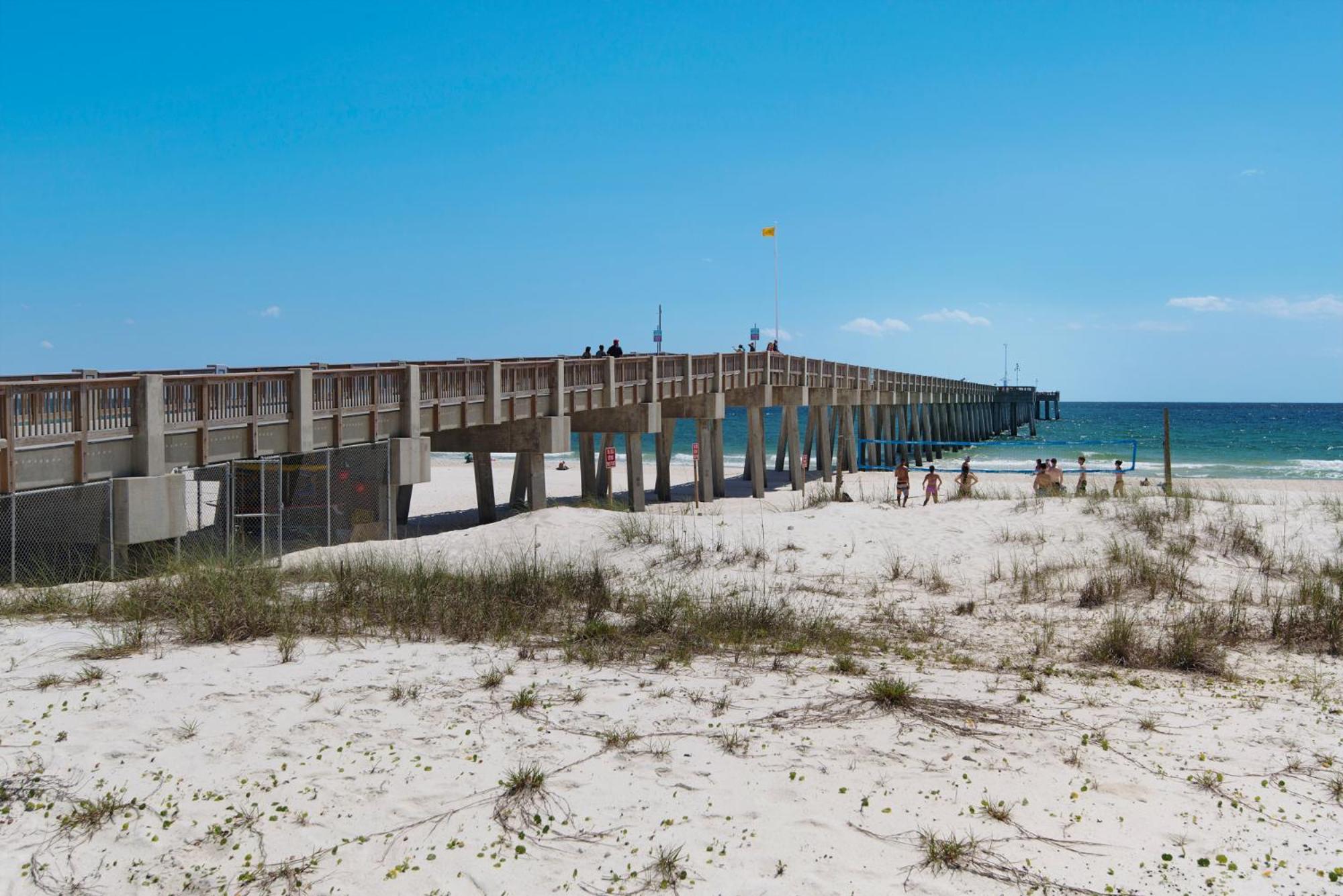 Spacious 4-bed, 3-bath House - Sleeps 12 For The Perfect Getaway Holiday home Panama City Beach